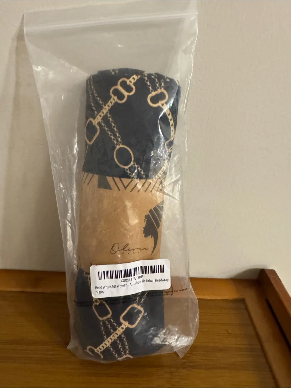 Black and Gold Chain-Print Headwrap